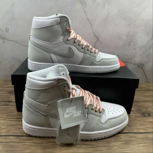AJ1 Laces Red