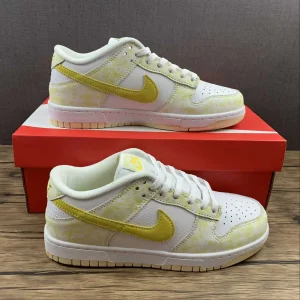 NK Dunk Yellow Strike